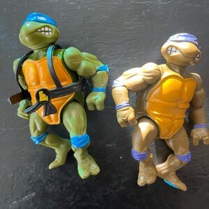 Vintage set Ninja Turtle Action Figures - blue and purple